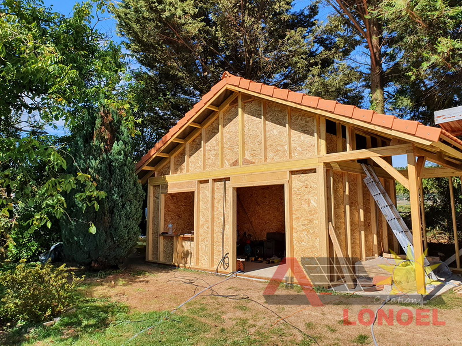 Cela commence a ressembler à ..un chalet plus qu'un ari de jardin